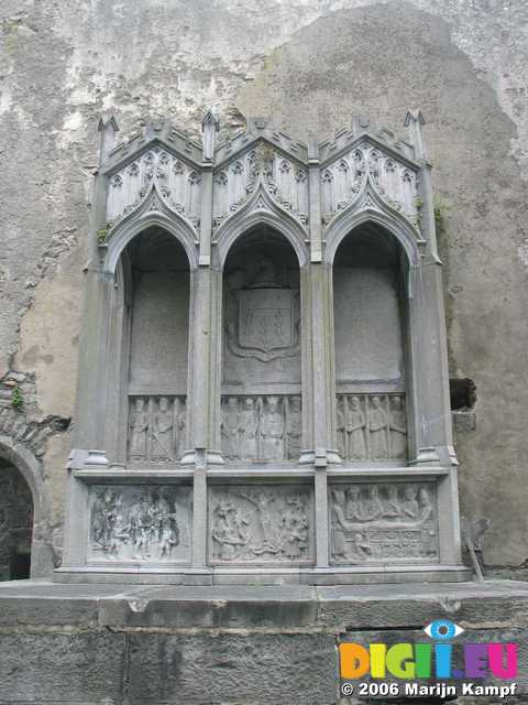 19317 Tomb at Ennis Friary